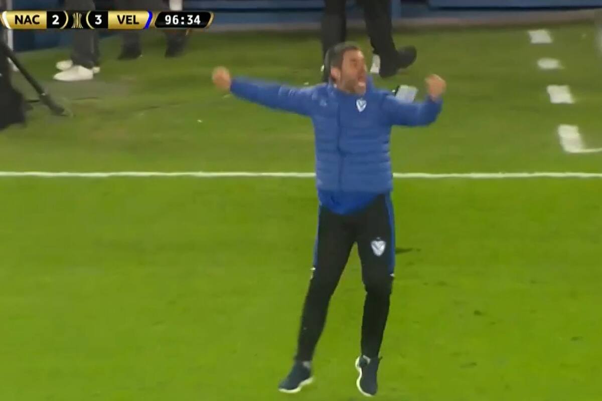 El festejo alocado de Julo Vaccari por la victoria agónica de Vélez
