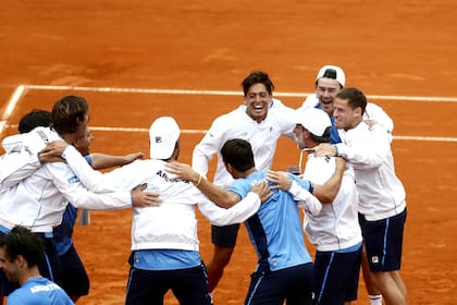 El festejo argentino tras el regreso a la elite del tenis por equipos