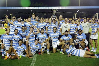 El festejo argentino tras la consagración en Brasil.jpg