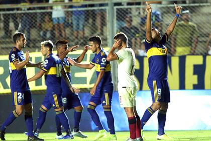 El festejo de Abila, autor del 2-0