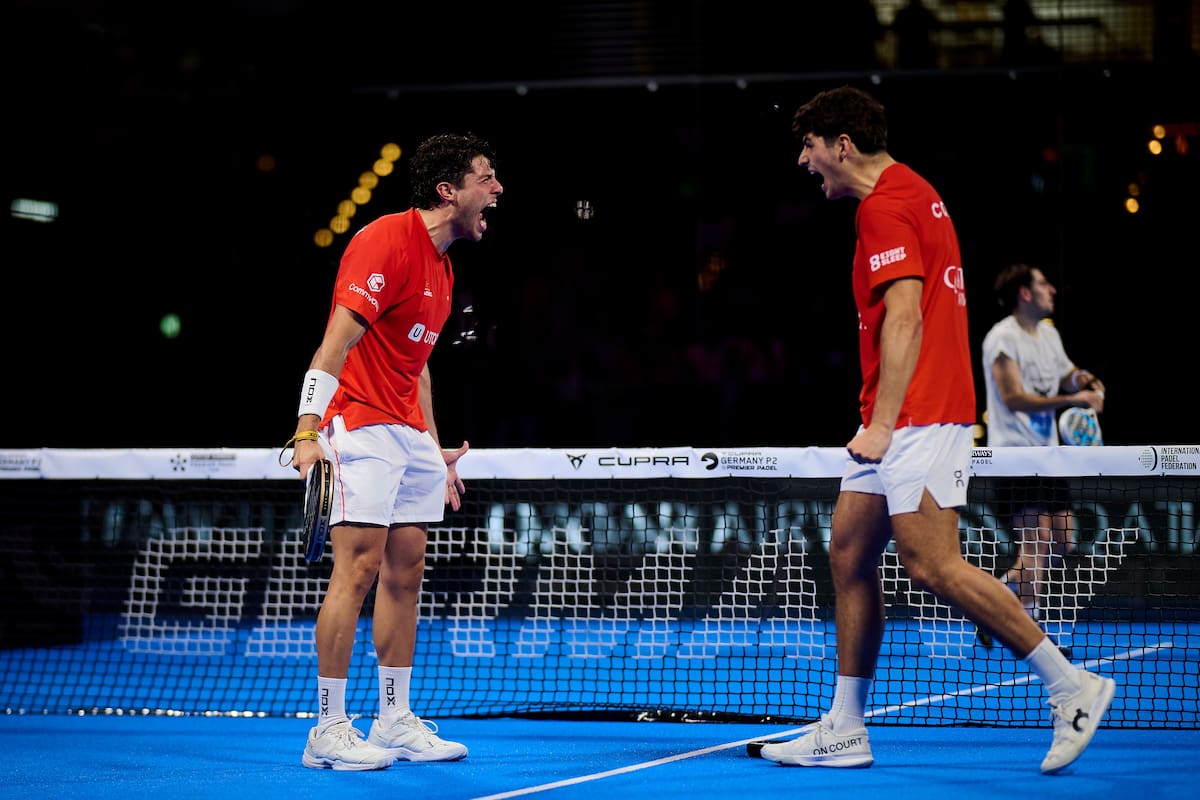 El festejo de Agustín Tapia y Arturo Coello, tras imponerse en la Final del Premier Padel Alemania P2. Photo: @silvestreszpylma / Premier Padel