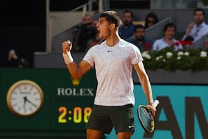 El festejo de Alcaraz durante el partido ante Nadal