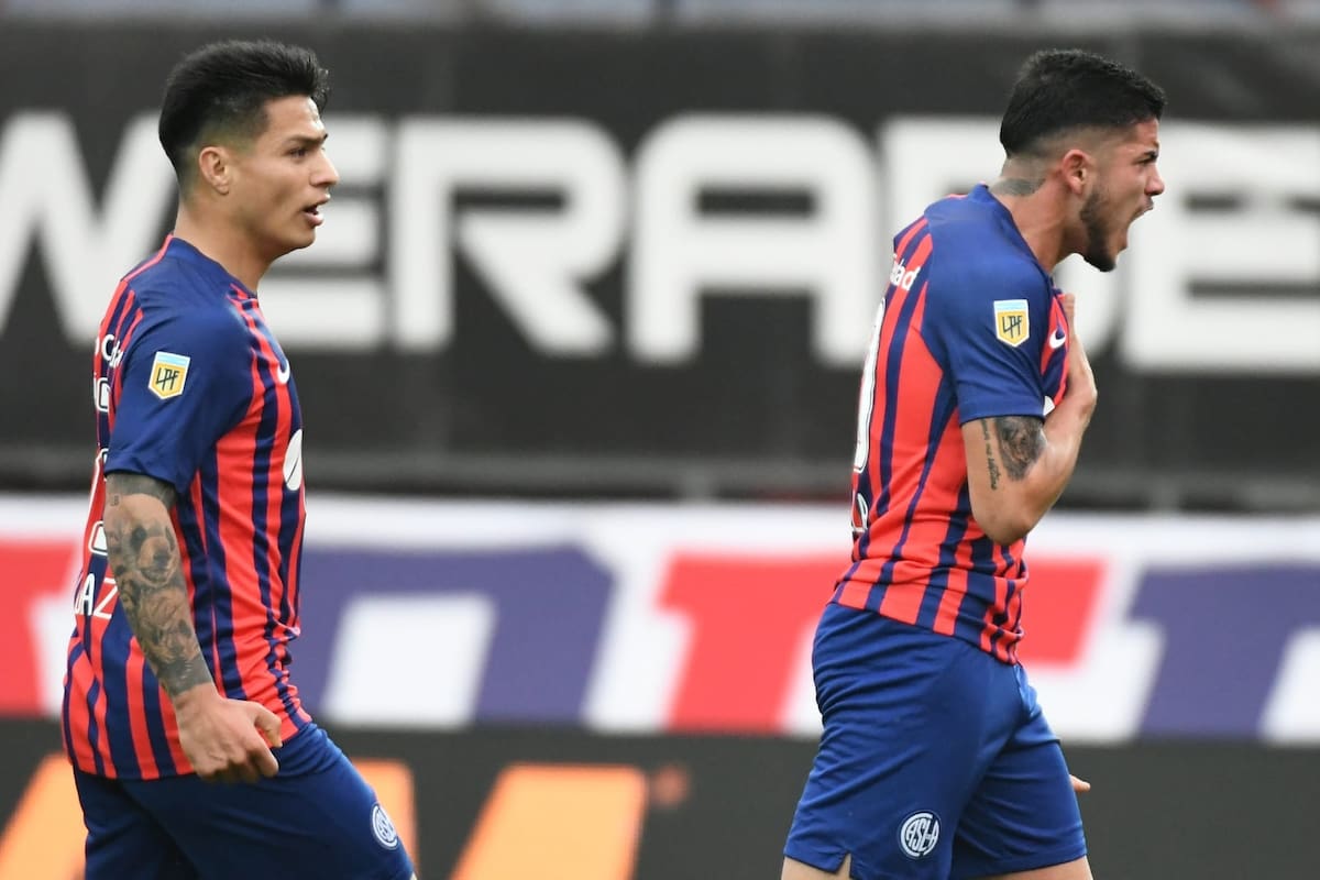 El festejo de Alexis Sabella, autor del 1-0 de San Lorenzo ante Central Córdoba