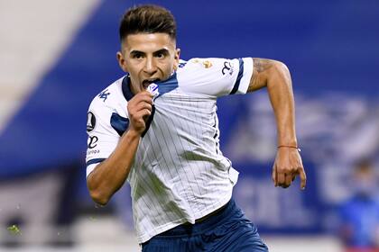 El festejo de Almada, autor del primer gol de Vélez frente a Liga de Quito