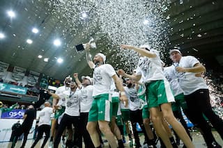 El más grande del básquetbol vuelve a la Liga y el furor del ascenso llegó hasta al gobernador