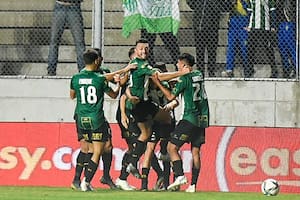 El festejo de Banfield, en San Nicolás; el Taladro se medirá en la próxima etapa con Gimnasia y Esgrima de Jujuy