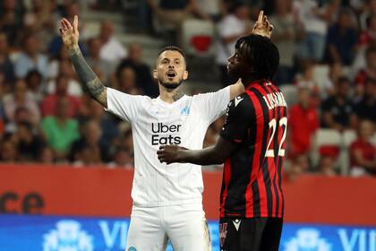 El festejo de Benedetto después de su primer gol en Olympique de Marsella.