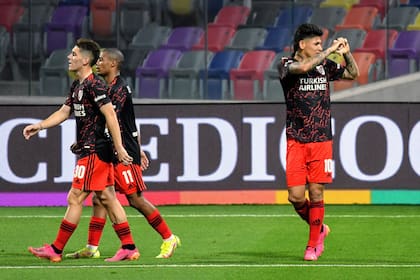 El festejo de Carrascal luego de su gol, el primero de River en Santiago del Estero