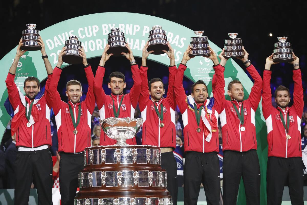 El festejo de Croacia, con Marin Cilic (primero a la izquierda) como héroe de la conquista