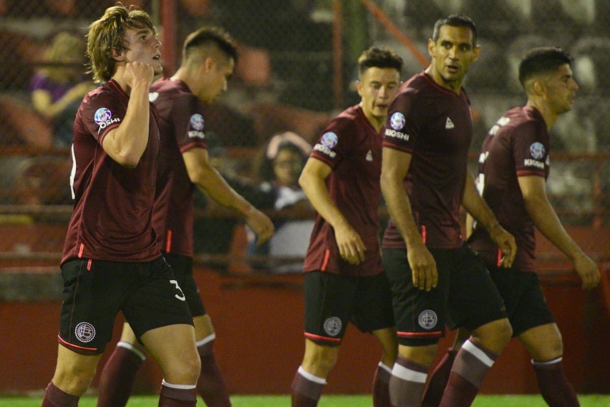El festejo de De la Vega, autor del gol de la victoria granate