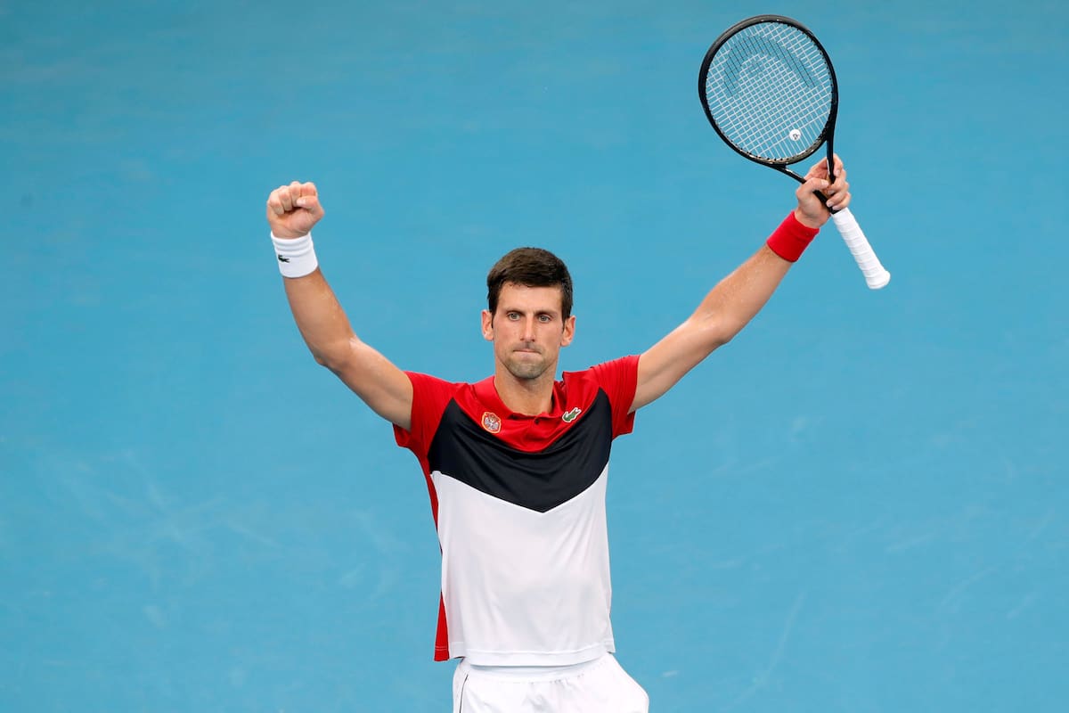 El festejo de Djokovic para una cómoda clasificación de Serbia para las semifinales