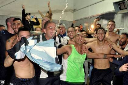 El festejo de El Porvenir y su vuelta a la Primera C