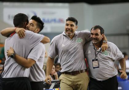 El festejo de Estudiantes en la cara de su DT