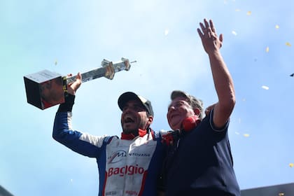 El festejo de Franco Riva, que agradeció a la familia y el apoyo de todo el equipo
