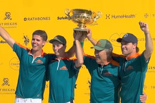 Corazón de campeón: le ganó a los dos grandes candidatos y festejó la Copa de Oro británica de polo