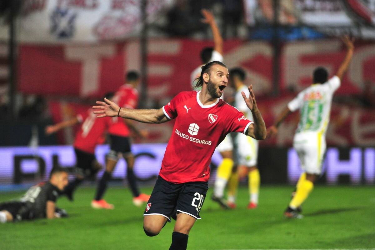 El festejo de Gastón Silva, autor del 1-0