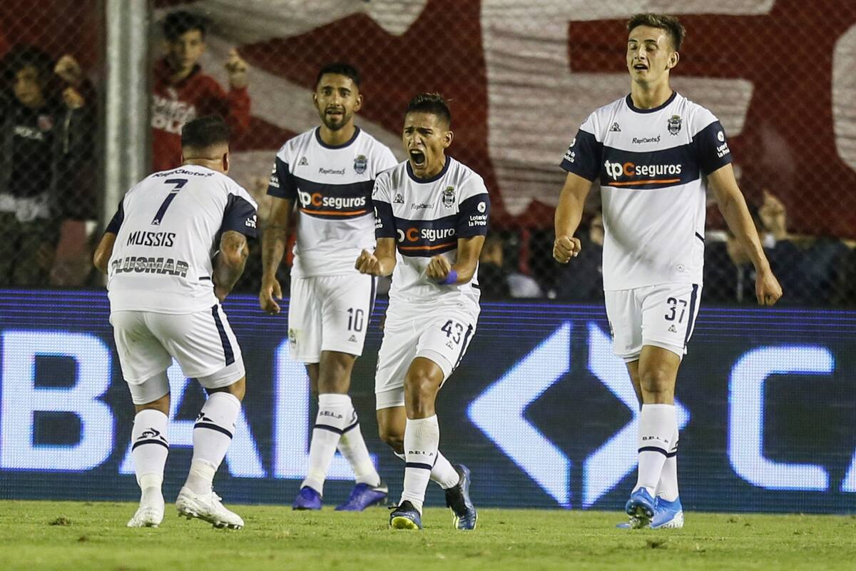 El festejo de Gimnasia tras el agónico gol de Eric Ramírez
