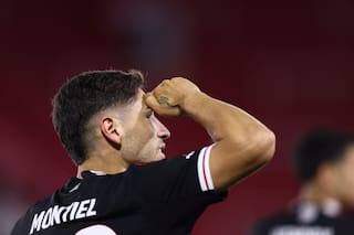 Ramírez cobró otro penal para River, expulsó a dos jugadores y el Millonario gana en el debut de Coudet