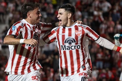 El festejo de Guerra y Tissera; Instituto se quedó con la victoria en Rafaela