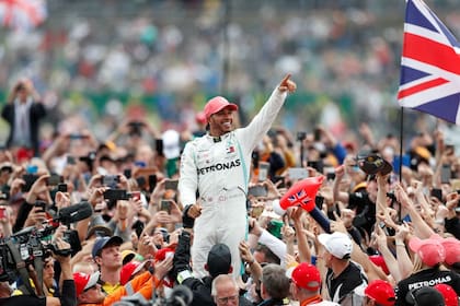 El festejo de Hamilton, en el GP de Silverstone 2019