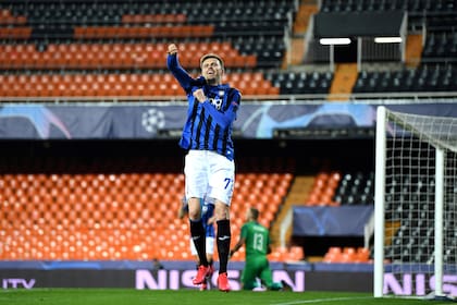 El festejo de Ilicic, autor de los cuatro goles de Atalanta