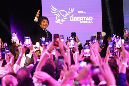 El festejo de Javier Milei en el bunker electoral de La Libertad Avanza