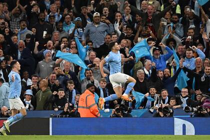 El festejo de Julián Álvarez al anotar el 4-0 de Manchester City ante Real Madrid, en la primera jugada de la que participó en la semifinal de la Champions League.