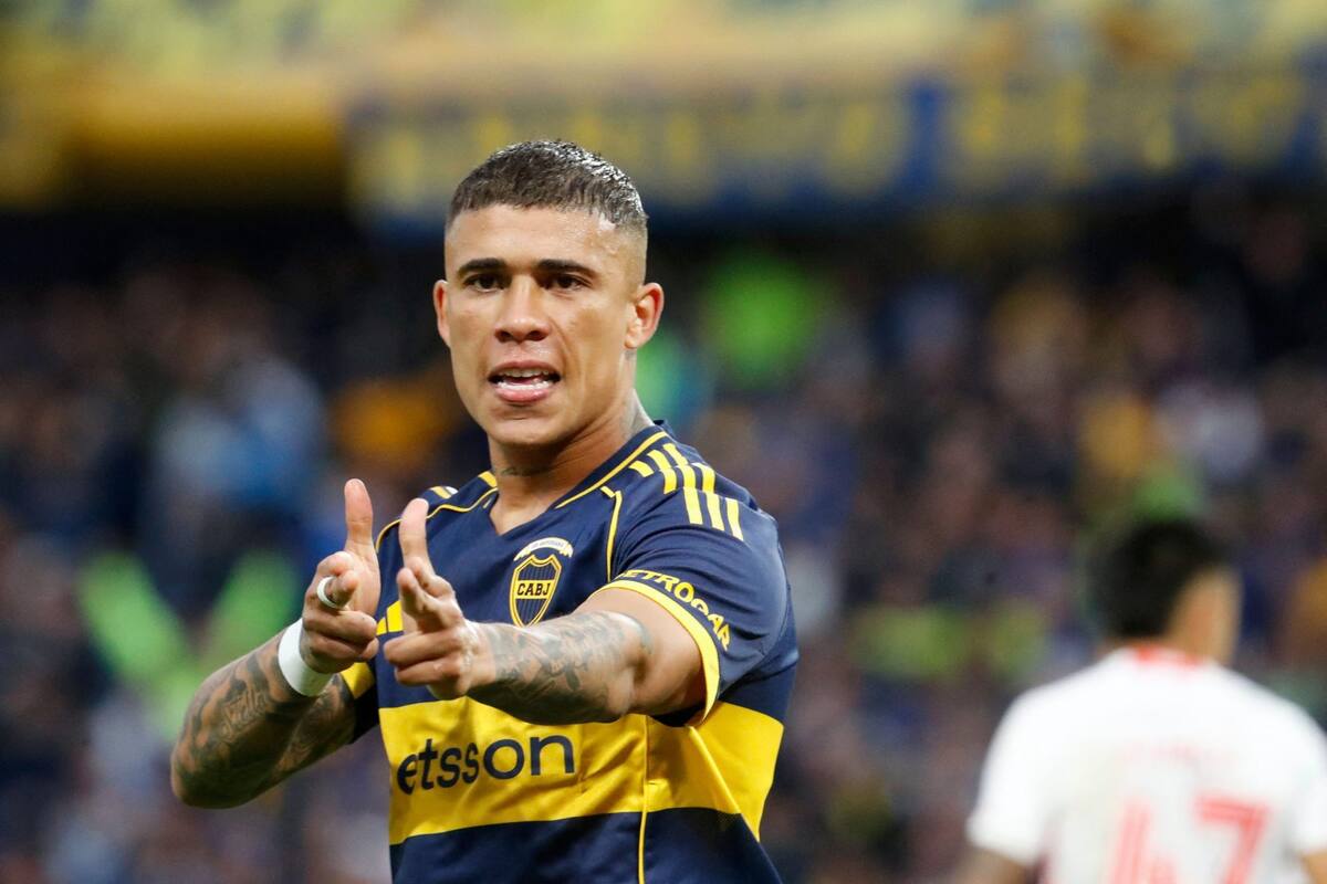El festejo de la metralleta de Ayrton Costa en el partido de Boca Juniors vs. Argentinos