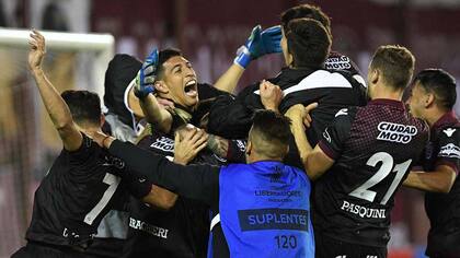 El festejo de Lanús tras la clasificación