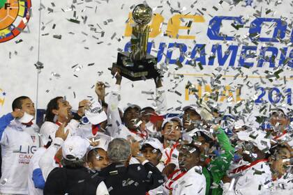 El festejo de Liga de Quito, ganador de la Recopa Sudamericana 2010