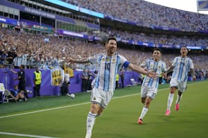 El golazo de Lionel Messi para que la Argentina le empiece ganando a Argelia