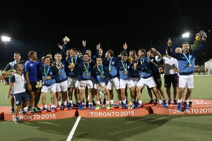 El festejo de los Leones en lo más alto del podio