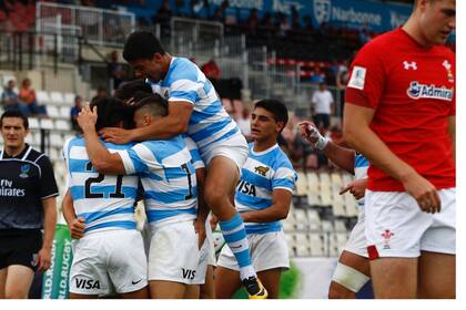 El festejo de los Pumitas ante Gales