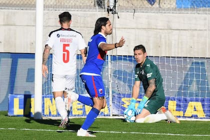 El festejo de Magnín, después de anotar el 1-0