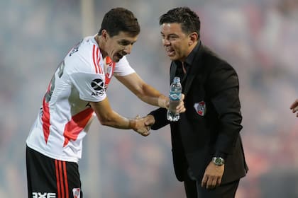 El festejo de Marcelo Gallardo con Nacho Fernández luego de su gol.