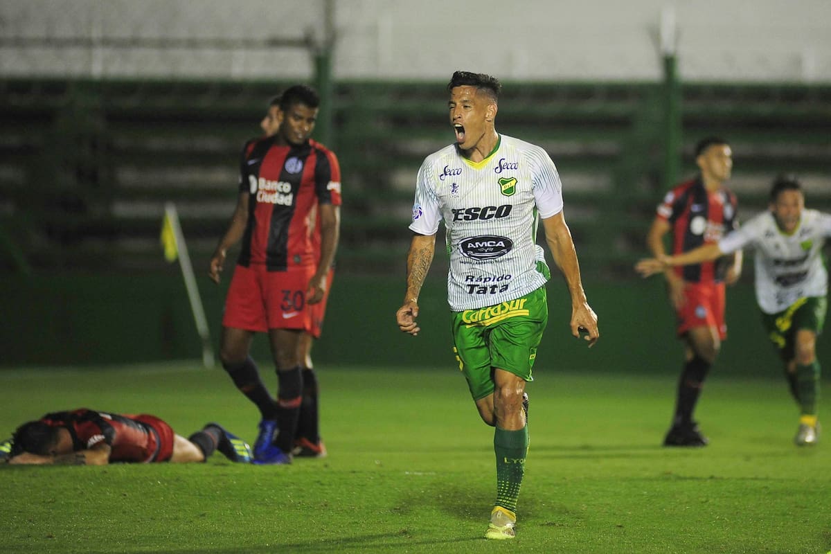 El festejo de Márquez, autor del 1-0 para el Halcón
