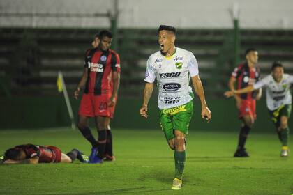 El festejo de Márquez, autor del 1-0 para el Halcón