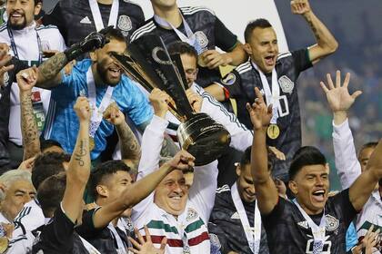 El festejo de Martino tras la conquista de la Copa de Oro