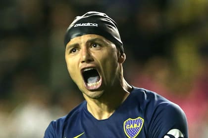 Tras anotar su penal, Zárate se desahogó con un grito muy prolongado frente a Vélez