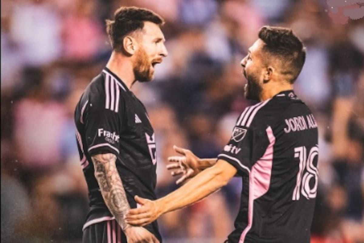 El festejo de Messi con Jordi Alba para el triunfo ante Kansas
