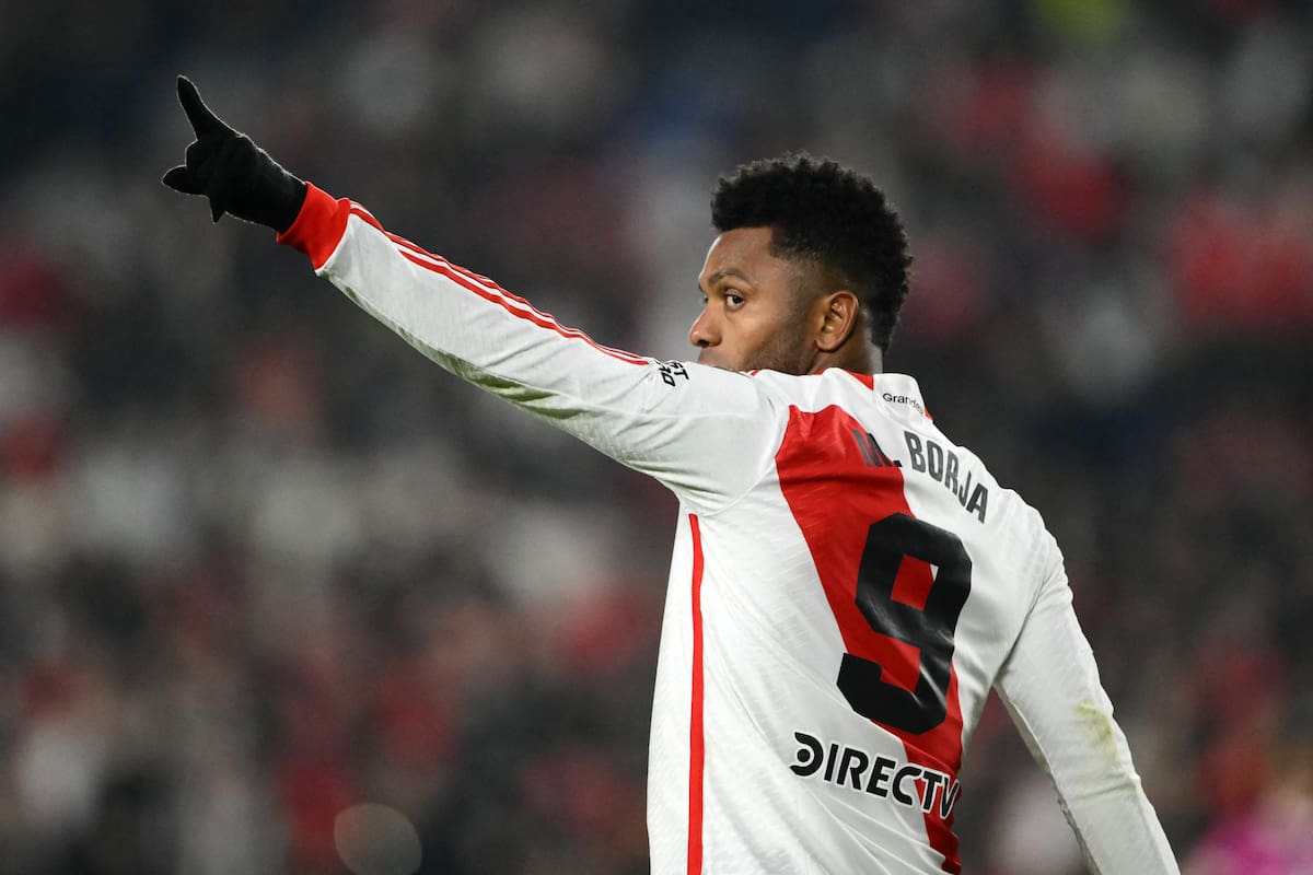 El festejo de Miguel Borja, autor del doblete que metió a River en los octavos de la Copa Libertadores