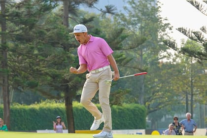 El festejo de Montenegro en el birdie del 18