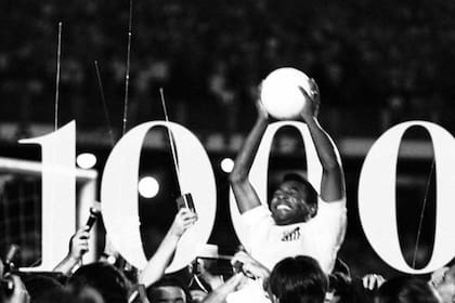 El festejo de Pelé por el gol 1000: una celebración que conmovió el Maracaná