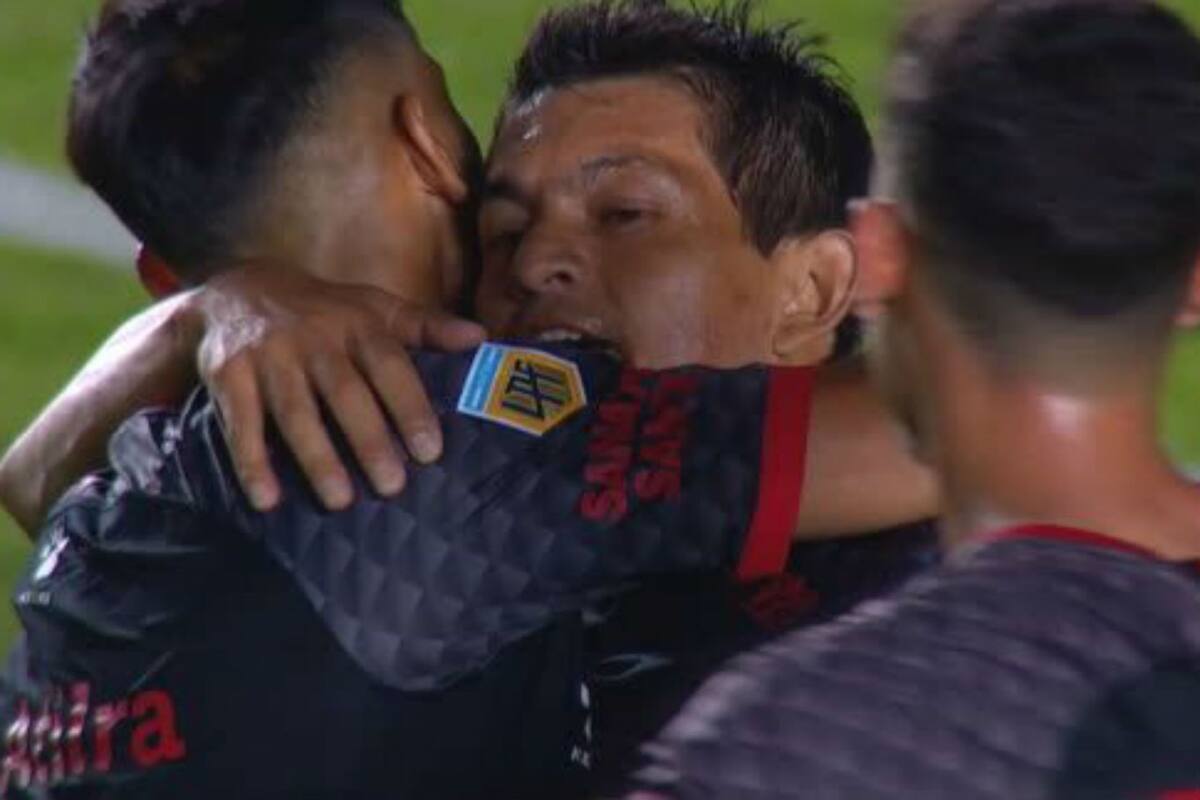 El festejo de Pulga Rodriguez, tras su golazo