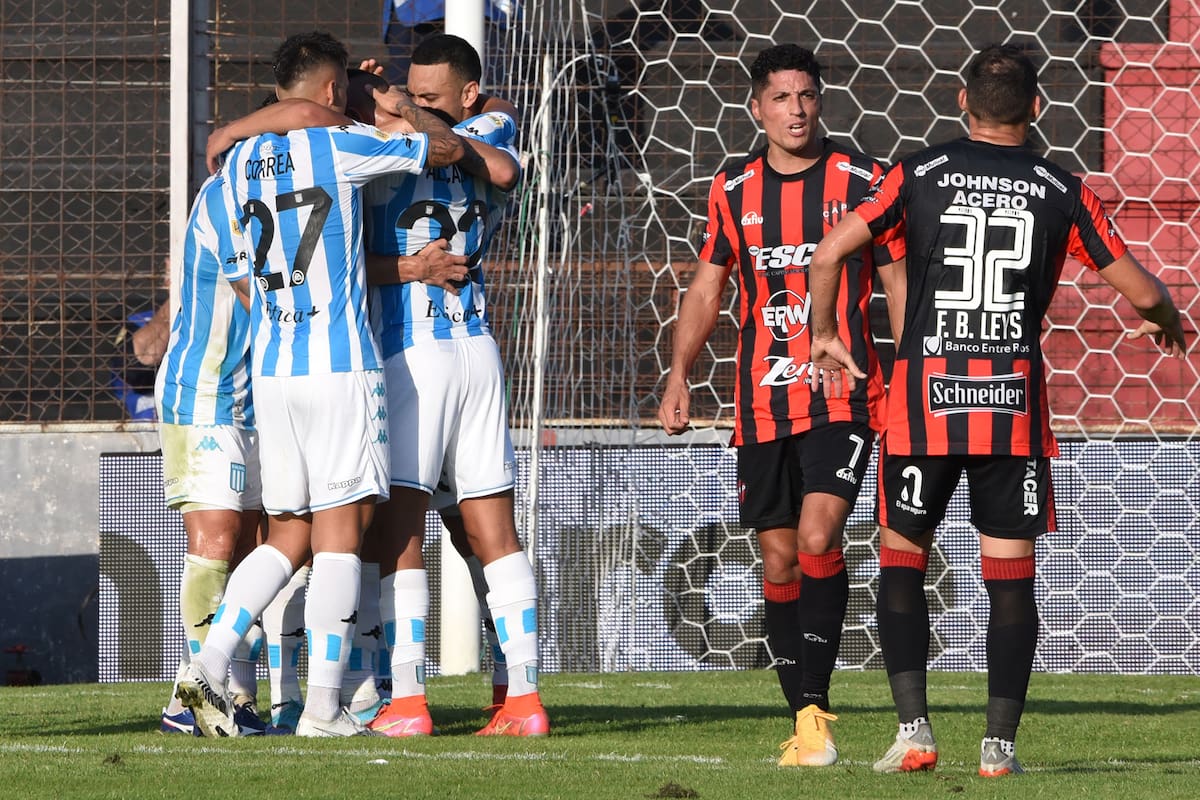 El festejo de Racing ante Patronato, en Paraná