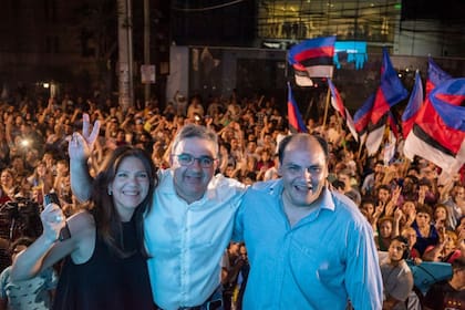 El festejo de Raúl Jalil, gobernador electo