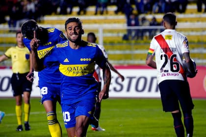 El festejo de Salvio de su gol: Boca sumó tres puntos clave en Bolivia
