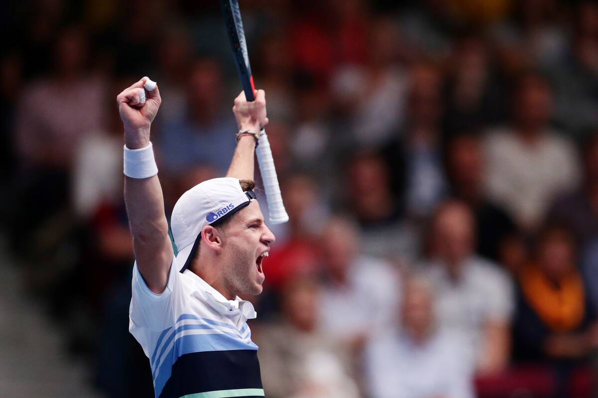 El festejo de Schwartzman, que se impuso en dos sets