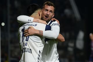 Gimnasia se agiganta en el Bosque, gana y es el nuevo puntero de la Liga Profesional