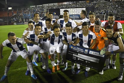 El festejo de Talleres, ya instalado en los octavos de final